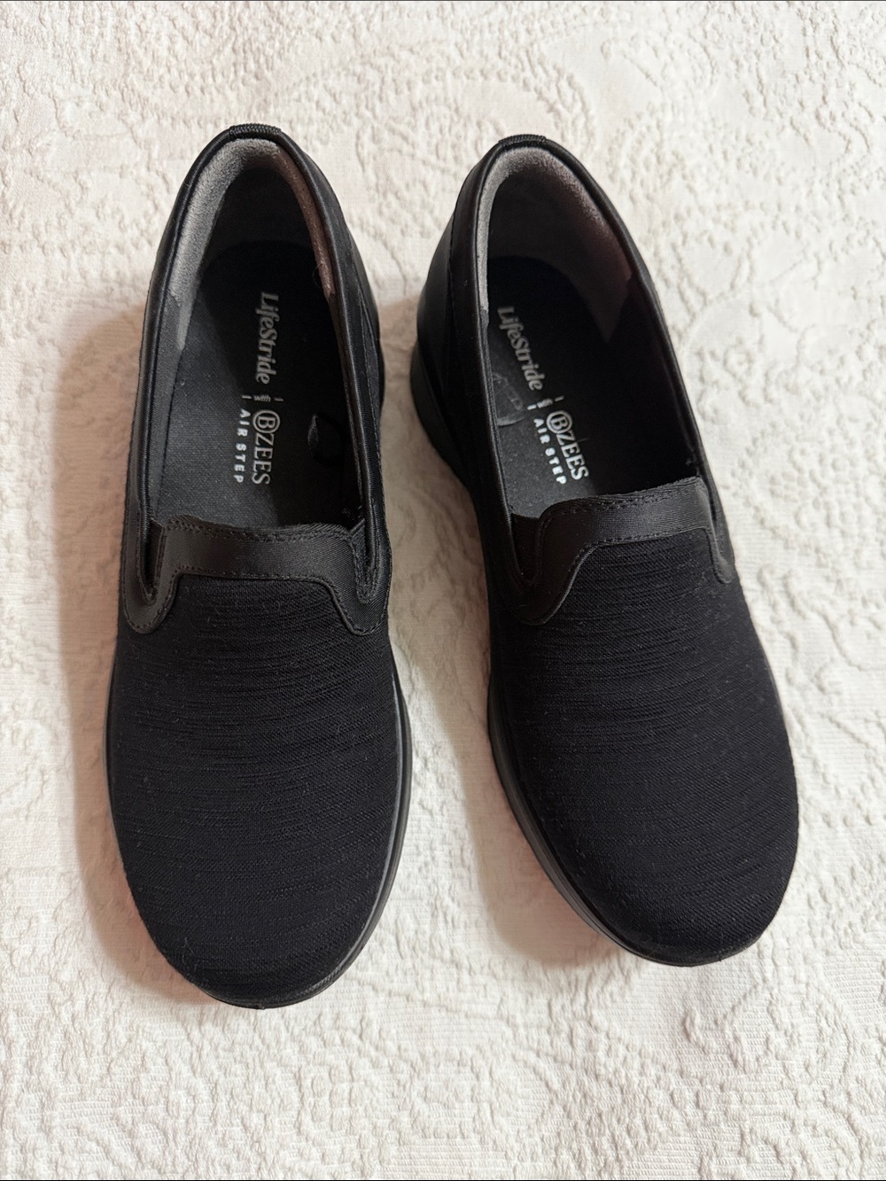 NWOT! Bzees Black Wedge Slip-On Knit Loafers Size 6.5